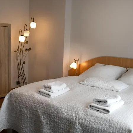 Frühstückspension Przy Deptaku W Centrum Polanicy Zdroj