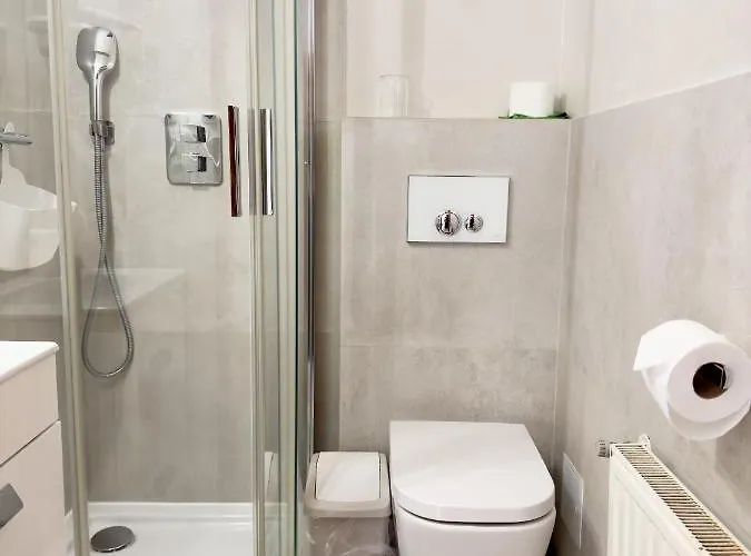 Przy Deptaku W Centrum Polanicy Zdroj